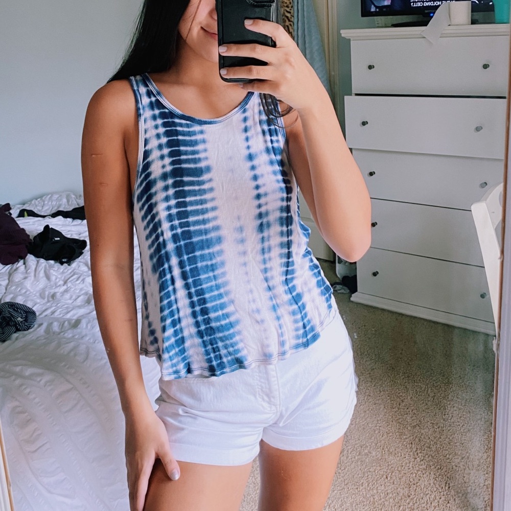 Blue Wren Tie-Dye Flowy Tank Top